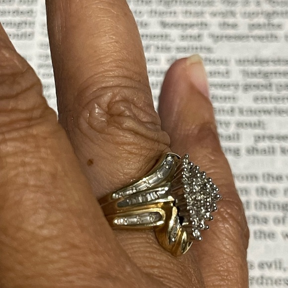 Solid yellow gold diamond ring - Picture 3 of 7